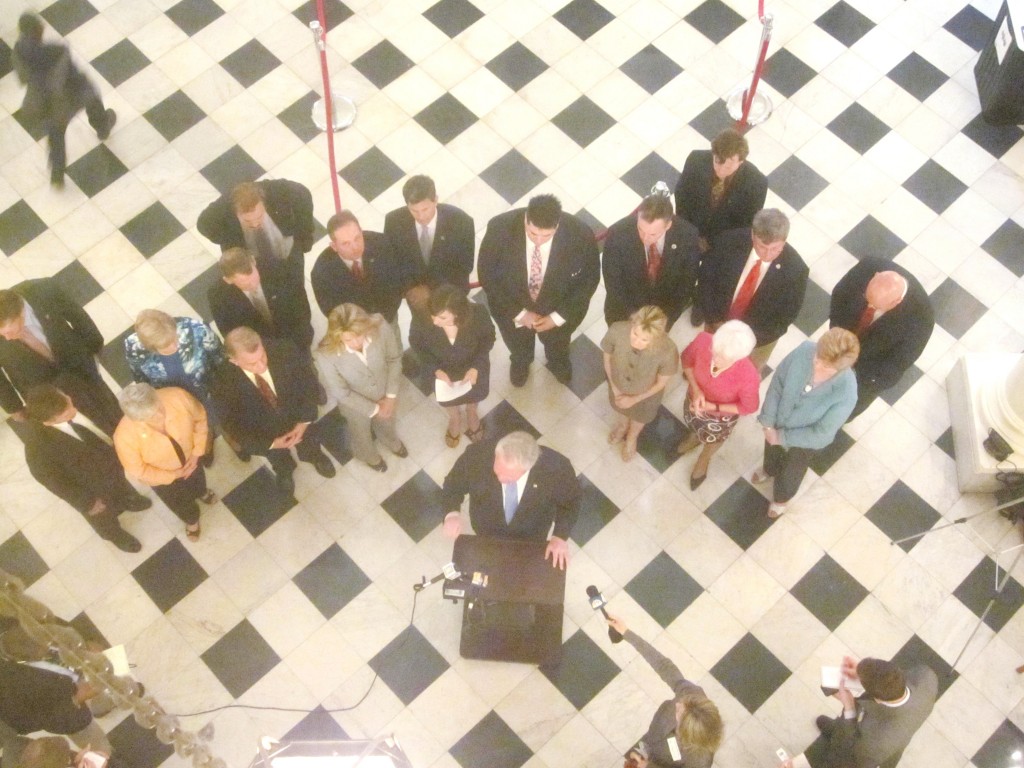 Republicans at news conference in State House rotunda object to special session.
