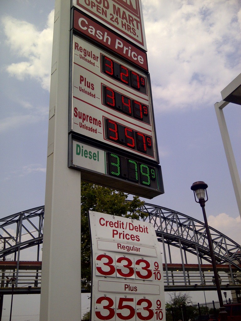 Gas price sign for cash, credit