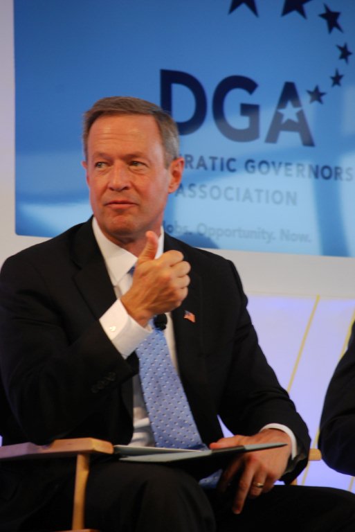 O'Malley gives thumbs at Democratic Governors Association.