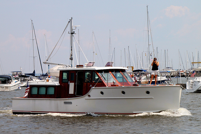 Yacht in Annapolis harbor (by Mr. T in Dc-Flickr)