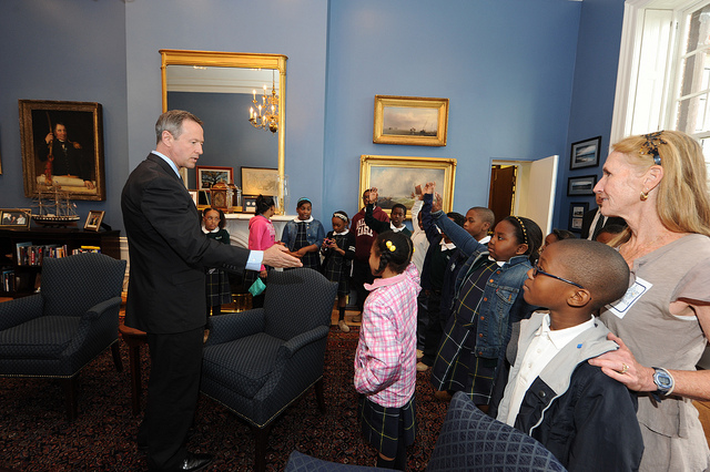 Gov. O'Malley talks to students from Holy Cross Catholic School in his office
