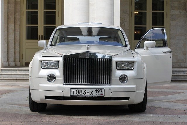 A Look at Exotic Car Hire and Rolls Royce Chauffeur Service