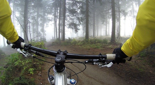 Aggressive trail online bike