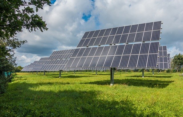 Is It Better to Purchase or Lease Solar Panels?