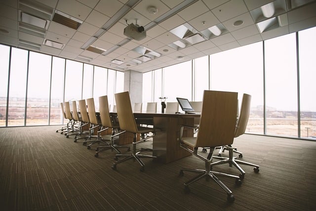 Modernizing Office Design Through Glass Conference Rooms