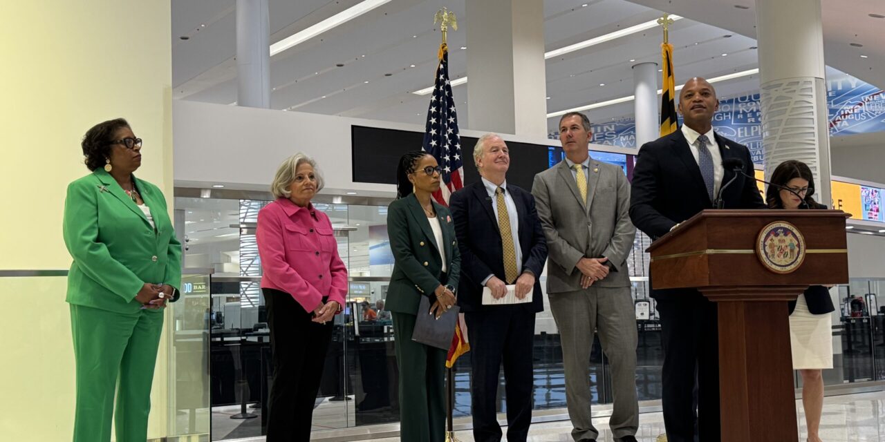 Democrats urge end to shutdown so airport workers can get paid 