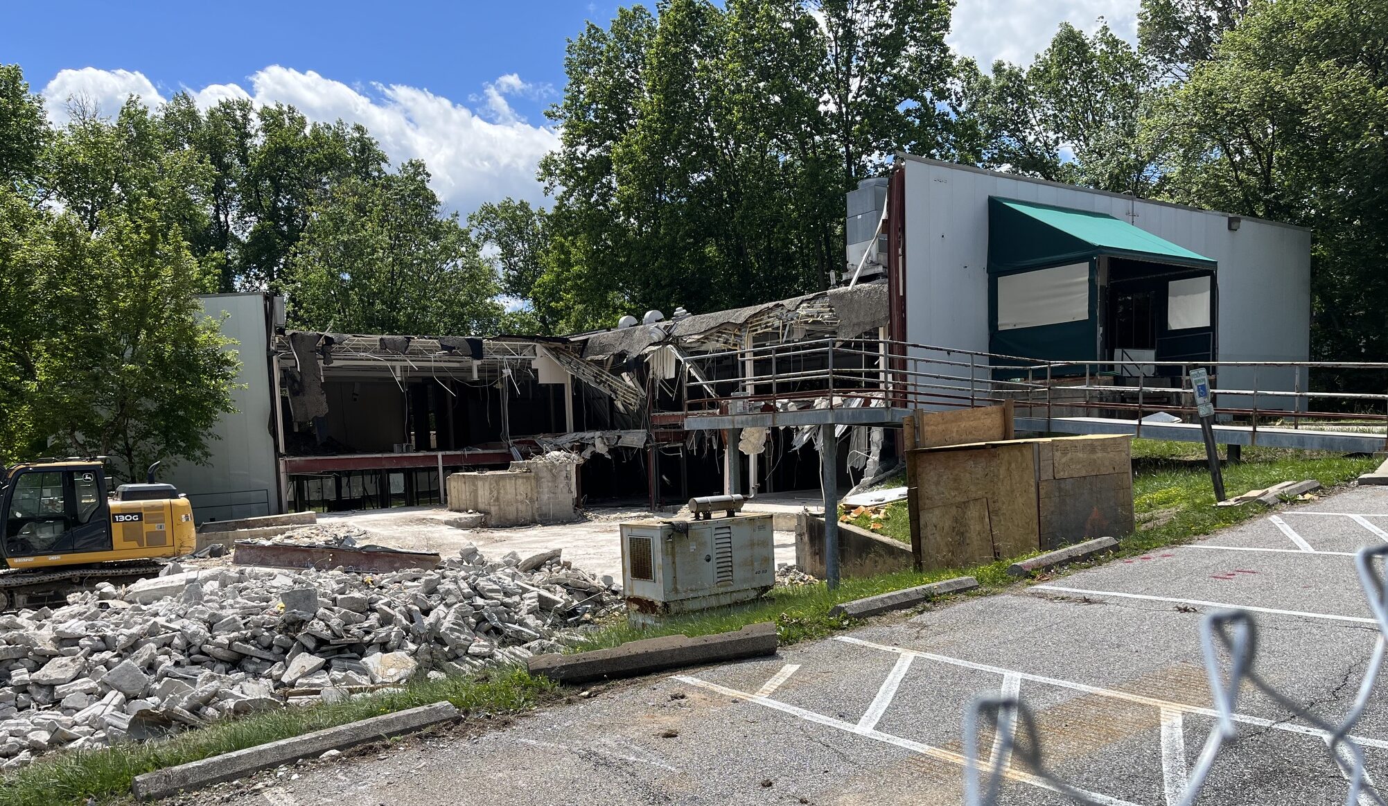 state round up: state officials demand transparency as businesses get billions in tariff refunds;ferguson endorsed by CASA; dali builders reject claims of power failures;